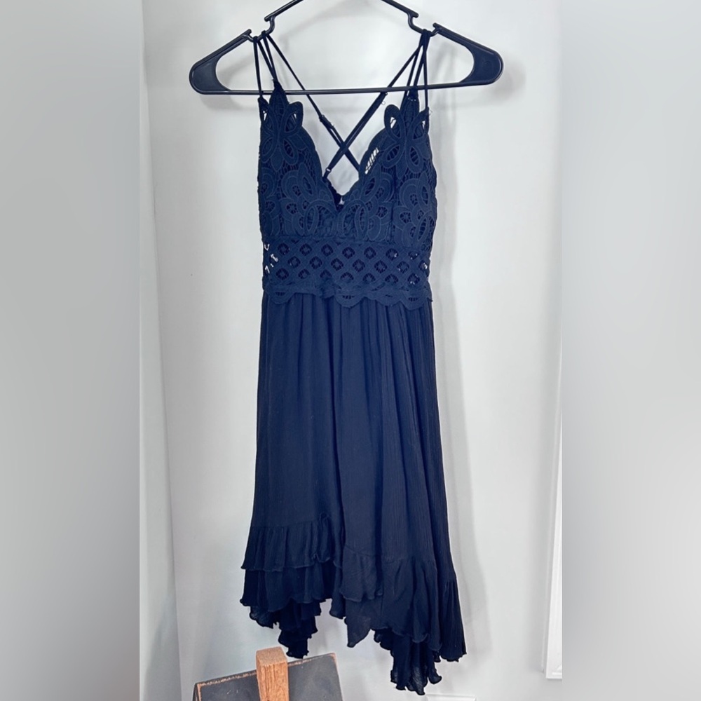 Fashion Nova - (XS) Elegant Black Lace Dress